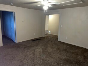 101 S Comstock St in Corunna, MI - Foto de edificio - Building Photo