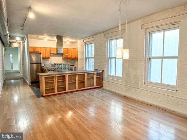 212 Race St in Philadelphia, PA - Building Photo - Building Photo