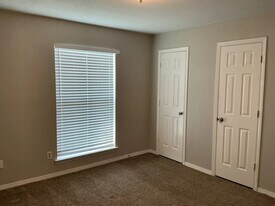 3234 Elmview Dr in Toledo, OH - Building Photo