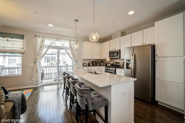 property at 850 Lexington Cir W