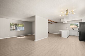 7416 Patricia Dr NE in Albuquerque, NM - Foto de edificio - Building Photo