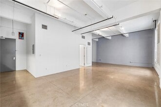 738 S Los Angeles St, Unit 507 in Los Angeles, CA - Building Photo - Building Photo