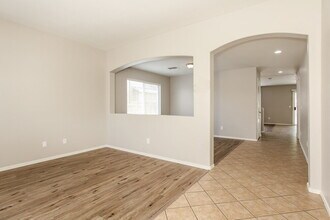 24236 W Lasso Ln in Buckeye, AZ - Foto de edificio - Building Photo