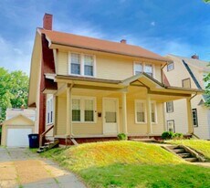 1486 Schuyler Rd in Toledo, OH - Building Photo