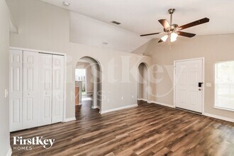 6565 Gentle Oaks Dr in Jacksonville, FL - Building Photo - Building Photo