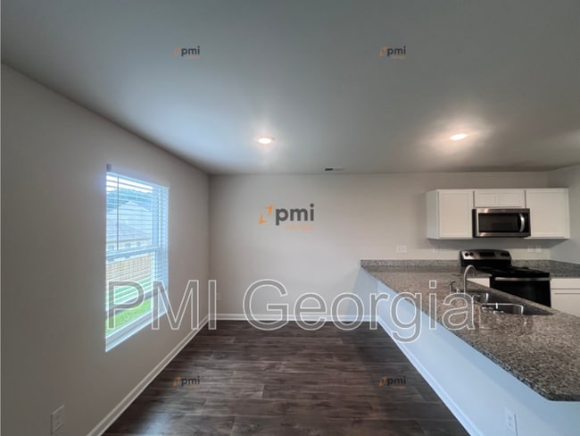 106 Sarah Ln in Lagrange, GA - Building Photo - Building Photo