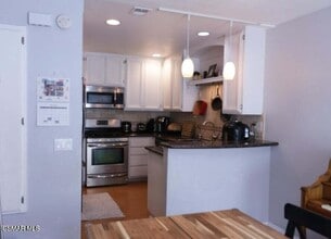 2388 Royal Ave in Simi Valley, CA - Building Photo - Building Photo