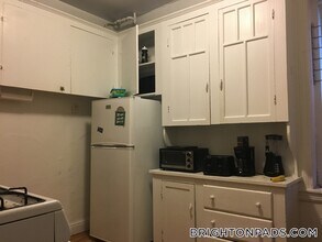 1810 Commonwealth Ave in Boston, MA - Building Photo - Building Photo