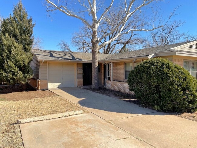 2407 Utica Ave in Lubbock, TX - Building Photo - Building Photo