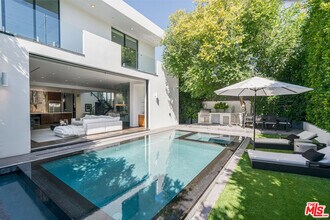 128 S Almont Dr in Los Angeles, CA - Building Photo - Building Photo