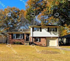 1003 Heard Ct SE in Huntsville, AL - Building Photo