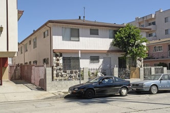 1224 N Mansfield Ave in Los Angeles, CA - Building Photo - Building Photo