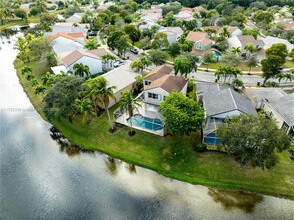 177 E Bayridge Dr in Weston, FL - Building Photo - Building Photo