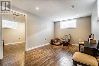 151 Hardcastle Dr in Cambridge, ON - Building Photo - Building Photo