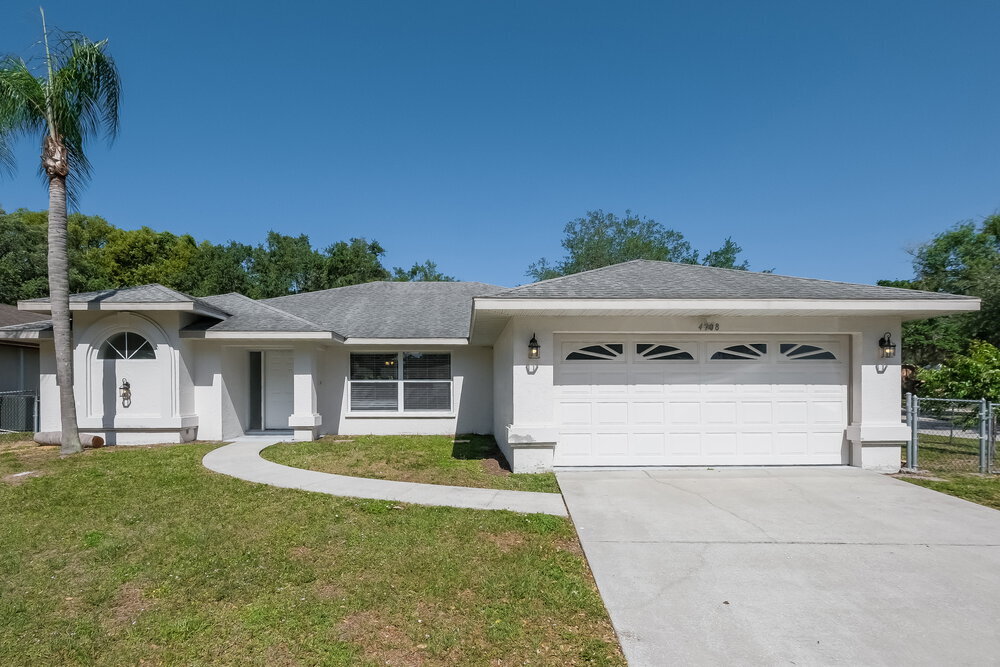 4708 31st St Ct E in Bradenton, FL - Foto de edificio