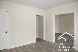 733 Elm St, Unit 302 in Winnetka, IL - Building Photo - Building Photo