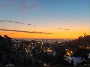 6422 Weidlake Dr in Los Angeles, CA - Building Photo - Building Photo