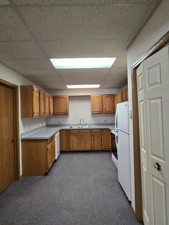 1267 Southeast Ave in Tallmadge, OH - Building Photo