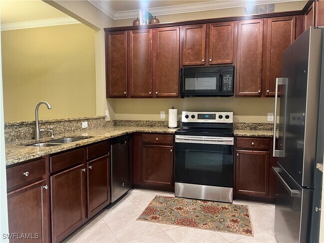 10300 Via Colomba Circle in Ft. Myers, FL - Building Photo - Building Photo