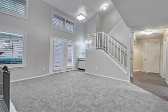 2106 Willowgate Ln in Carrollton, TX - Building Photo - Building Photo
