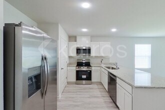 14238 Ruffian Ave in Denham Springs, LA - Foto de edificio - Building Photo