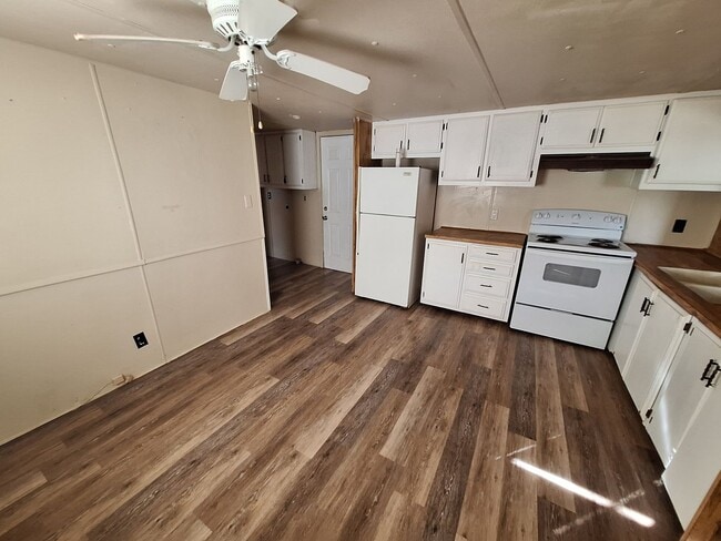 property at 114 S 5th St