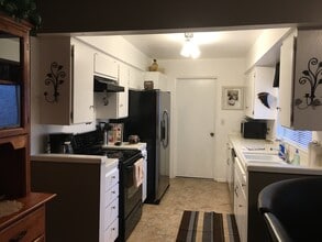 557 W Santa Ana Ave, Unit Unit-1 in Clovis, CA - Foto de edificio - Building Photo
