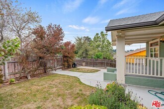6163 Strickland Ave in Los Angeles, CA - Building Photo - Building Photo