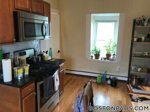 12 Claremon St, Unit 3 in Somerville, MA - Building Photo - Building Photo