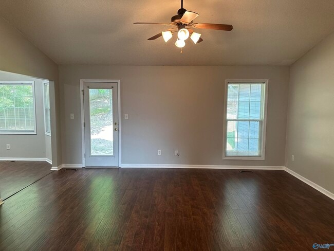 196 Hollington Dr NE in Huntsville, AL - Building Photo - Building Photo