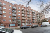 6475 Austin St in Rego Park, NY - Foto de edificio - Building Photo