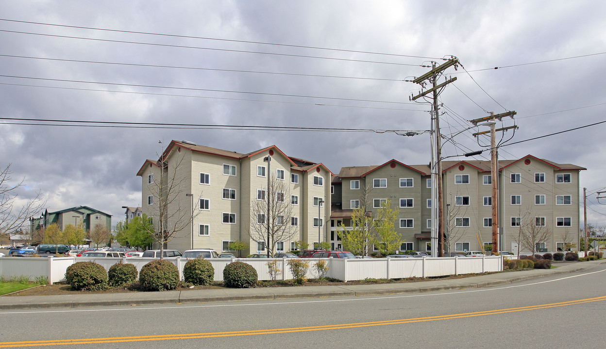 The Meadows in Everett, WA - Building Photo