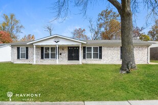 3665 Seville Dr in Florissant, MO - Building Photo