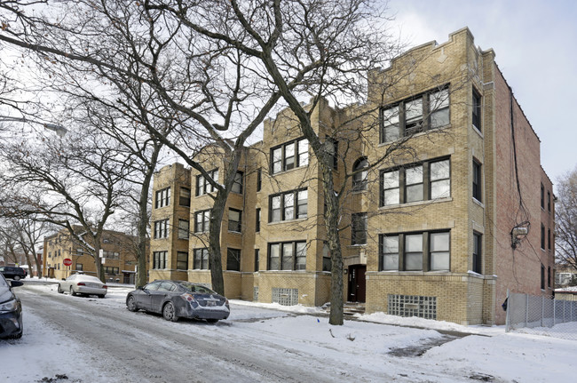 300 E 78th St in Chicago, IL - Foto de edificio - Building Photo