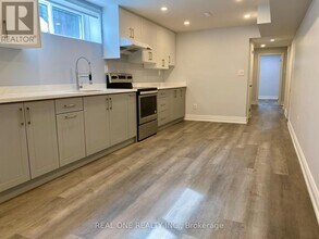 1209 Verhoeven Ct in Mississauga, ON - Building Photo - Building Photo
