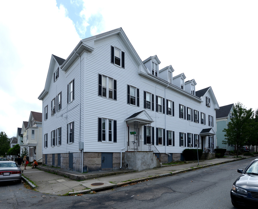 66-68 Hillman St in New Bedford, MA - Building Photo