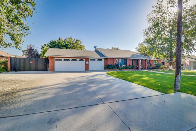 9801 Shellabarger Rd in Bakersfield, CA - Building Photo - Building Photo