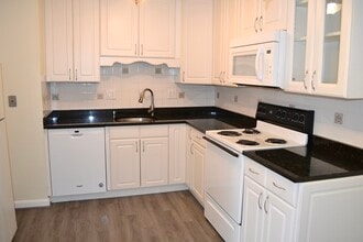 4 Universal St in Framingham, MA - Building Photo - Building Photo