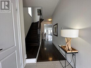 235 John Davis Gate in Whitchurch-Stouffville, ON - Building Photo - Building Photo