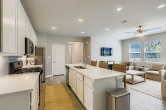 2717 Grizzly Wy in Leander, TX - Building Photo - Building Photo