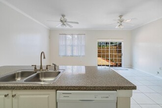 9135 SW 203rd Ter in Cutler Bay, FL - Building Photo - Building Photo