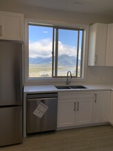 43712 Alameda Dr in Chilliwack, BC - Building Photo - Building Photo