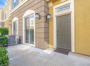 3407 S Main St in Santa Ana, CA - Building Photo - Building Photo