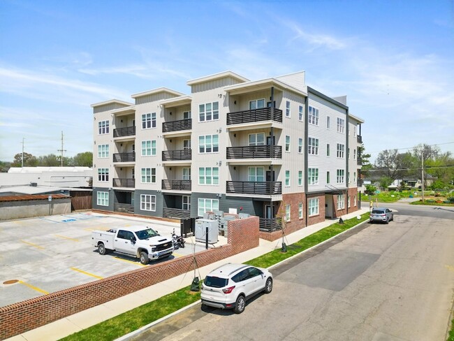 2318 E Main St in Chattanooga, TN - Building Photo - Building Photo