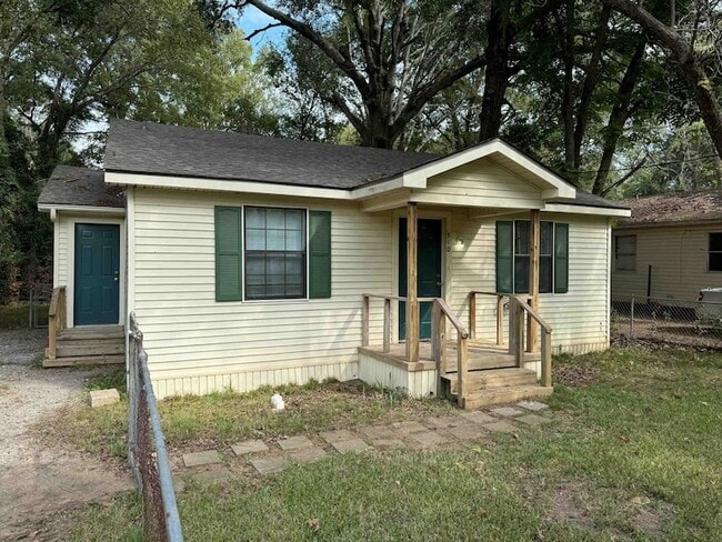 property at 310 Birdie Pl