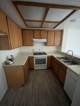 11707 Otsego St, Unit C in Valley Village, CA - Building Photo - Building Photo