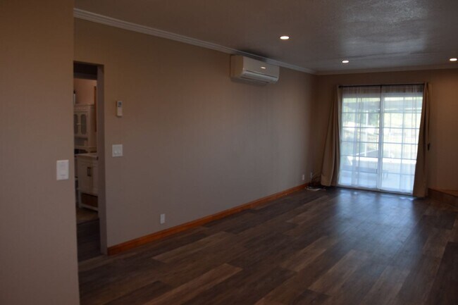 11117 Hadler Dr in Sylmar, CA - Building Photo - Building Photo