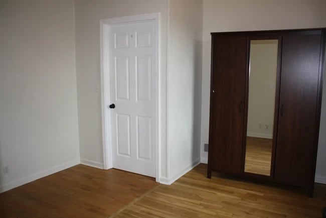 221 E 10th St in Bloomington, IN - Building Photo - Building Photo