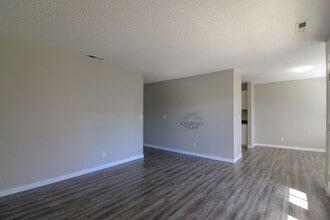 6809 W Kennewick Ave in Kennewick, WA - Building Photo - Building Photo