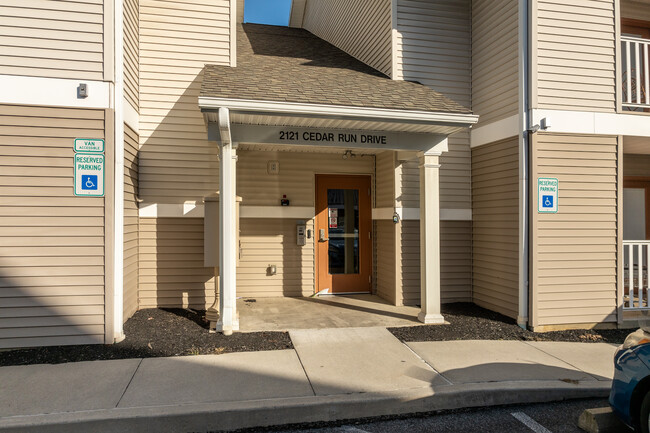 Crossroads Apartments in Camp Hill, PA - Building Photo - Building Photo